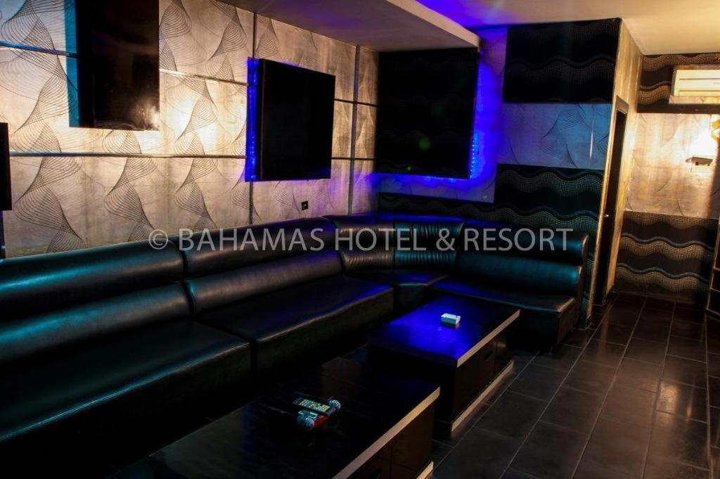 Bahamas Hotel & Resort Tanjung Pandan Dış mekan fotoğraf