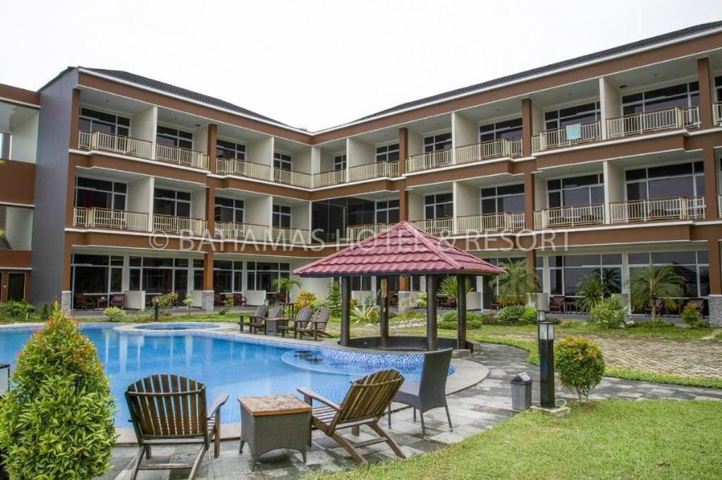 Bahamas Hotel & Resort Tanjung Pandan Dış mekan fotoğraf