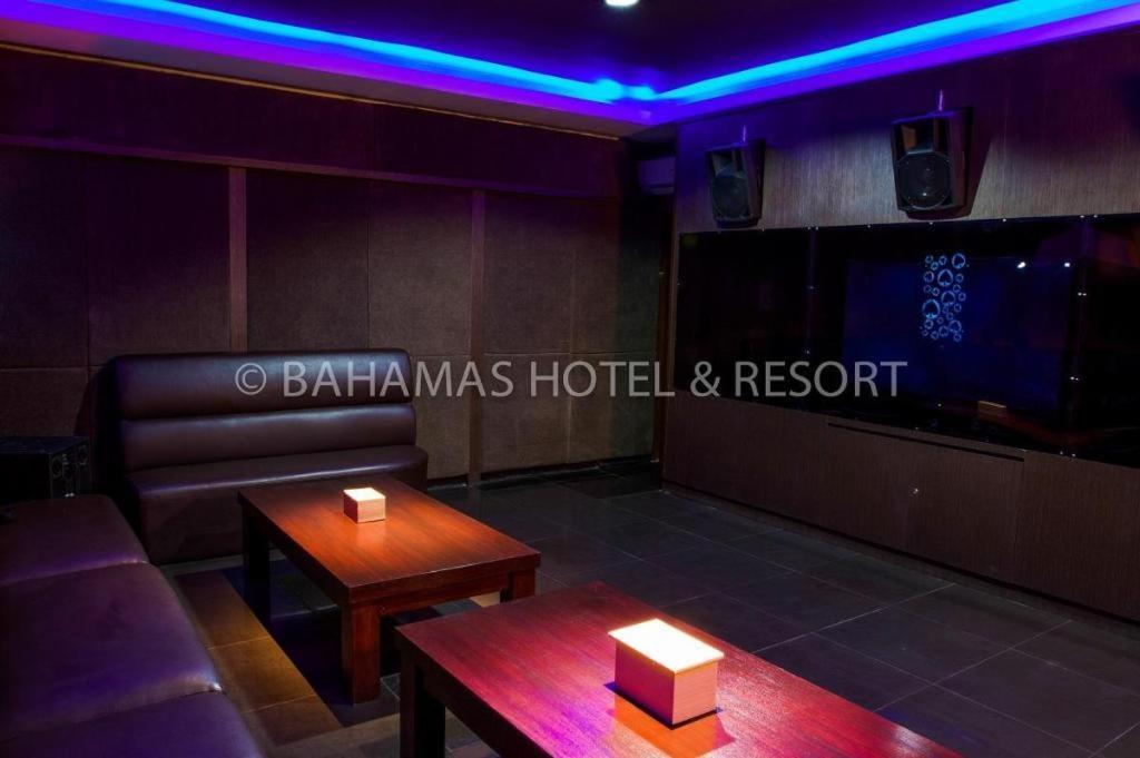 Bahamas Hotel & Resort Tanjung Pandan Dış mekan fotoğraf