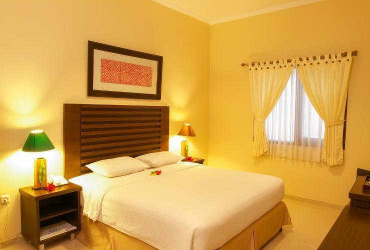 Bahamas Hotel & Resort Tanjung Pandan Dış mekan fotoğraf