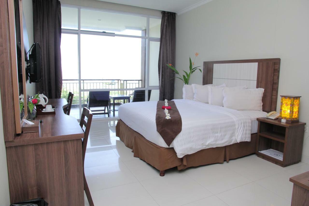 Bahamas Hotel & Resort Tanjung Pandan Dış mekan fotoğraf