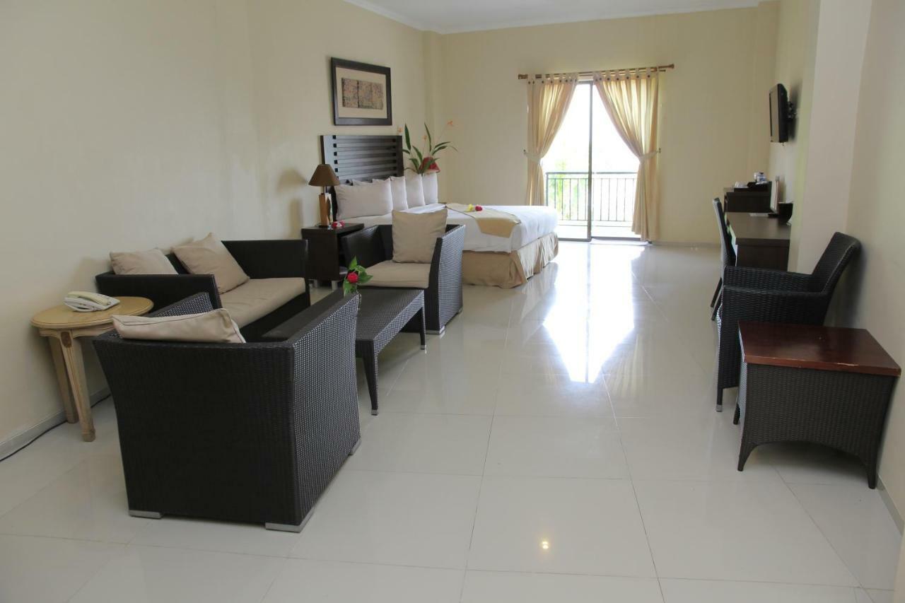 Bahamas Hotel & Resort Tanjung Pandan Dış mekan fotoğraf