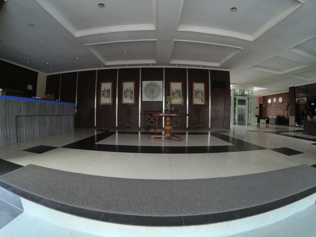 Bahamas Hotel & Resort Tanjung Pandan Dış mekan fotoğraf