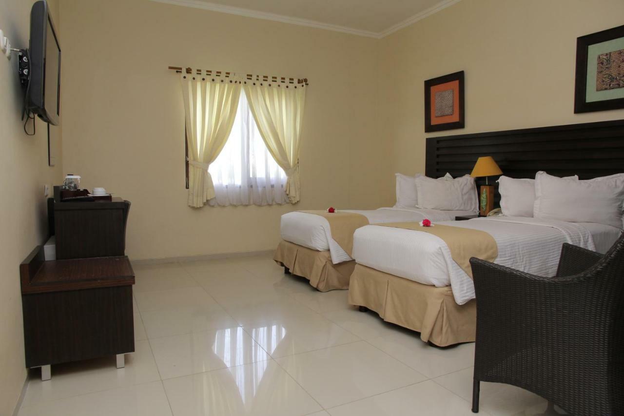 Bahamas Hotel & Resort Tanjung Pandan Dış mekan fotoğraf